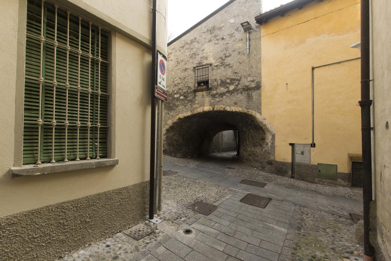 Casa Madali' - Nel Borgo Διαμέρισμα Marone Εξωτερικό φωτογραφία