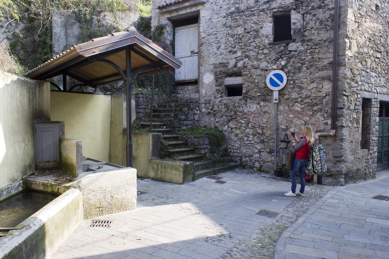 Casa Madali' - Nel Borgo Διαμέρισμα Marone Εξωτερικό φωτογραφία