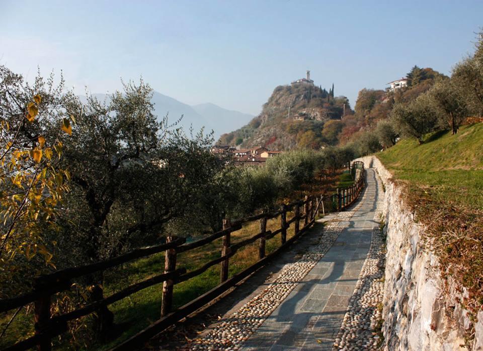 Casa Madali' - Nel Borgo Διαμέρισμα Marone Εξωτερικό φωτογραφία